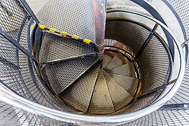 虚幻5开放世界生存锻造游戏《信号》公布